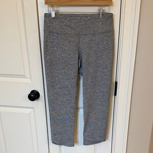 Old Navy Heather Gray striped women’s tall large go-dry NWOT like new Leggings